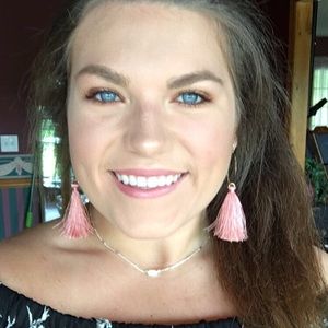 Meet your Posher, Sarah gail